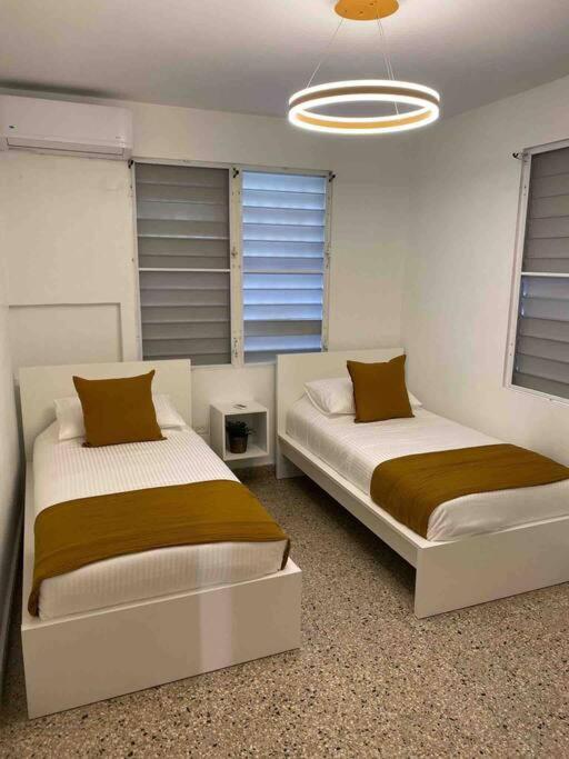 3 Bd By Airport El Yunque Walk To The Beach San Juan Luaran gambar