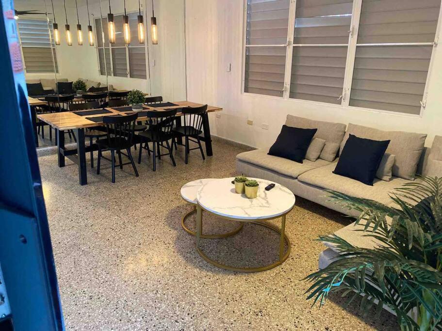 3 Bd By Airport El Yunque Walk To The Beach San Juan Luaran gambar